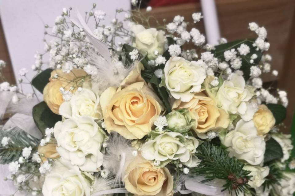 Bouquet white e piume