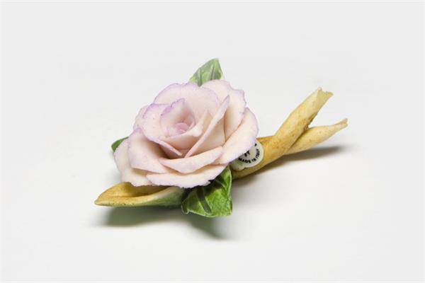 Porcellane Capodimonte - Rosa con ramo