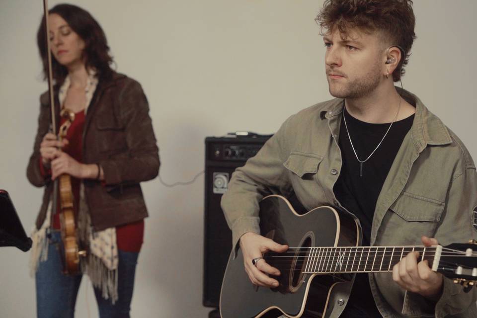ACOUSTIC DUO