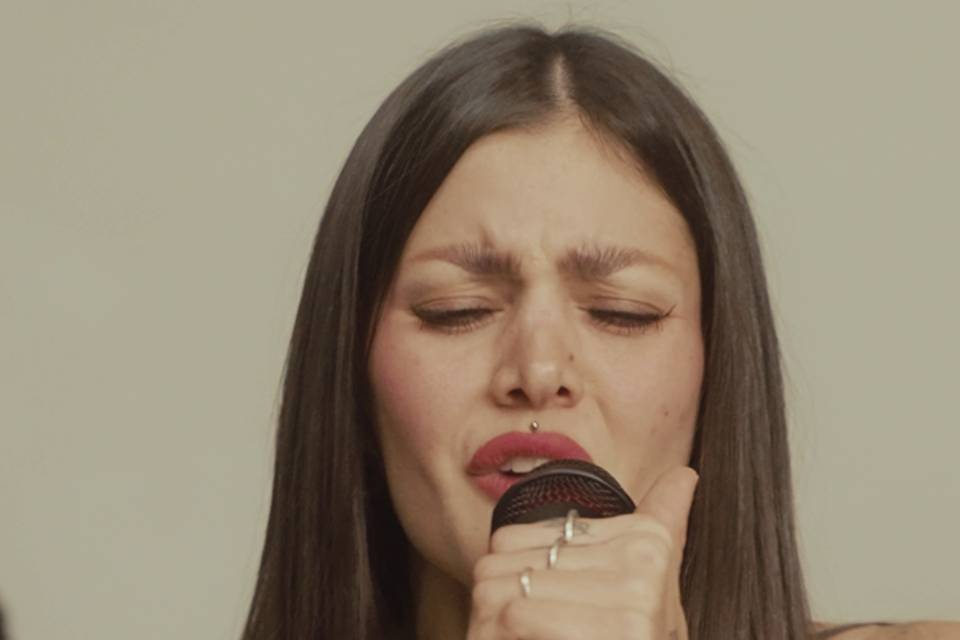 LEAD SINGER
