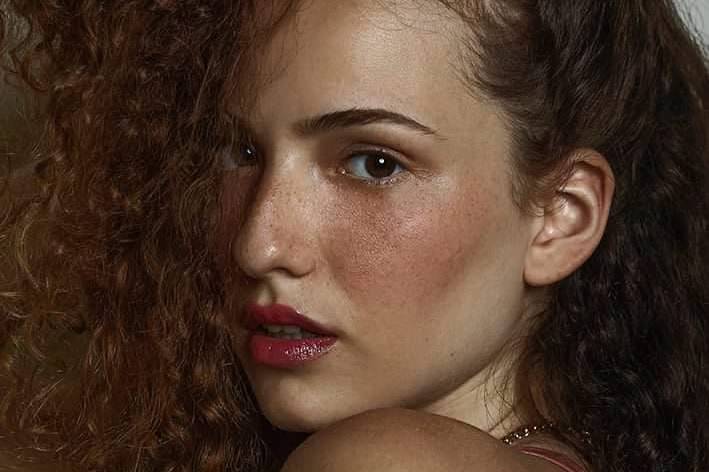- red lip -