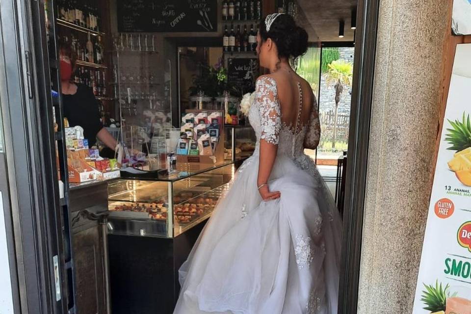 La sposa al bar