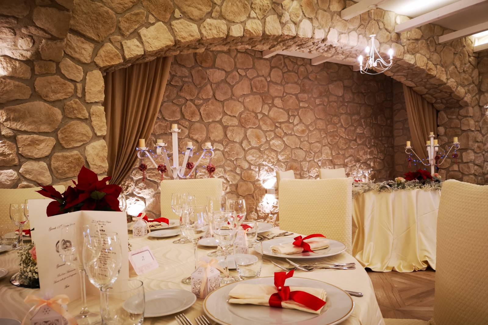 Hotel Ristorante Golf Club La Grotte Consulta la disponibilità e i prezzi