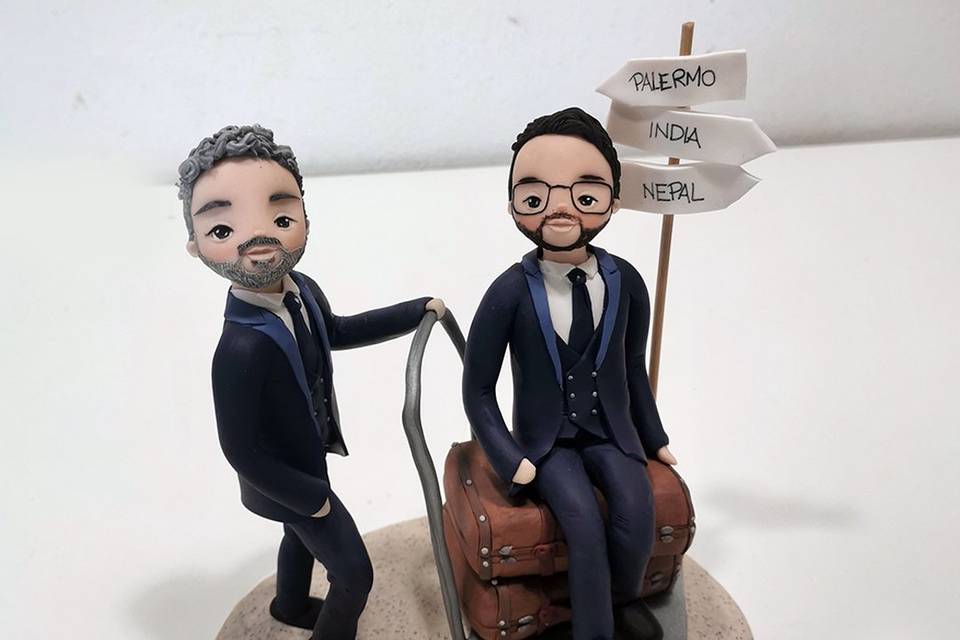 Cake topper sposi con valigie