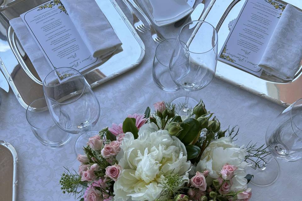 Centrotavola con peonie