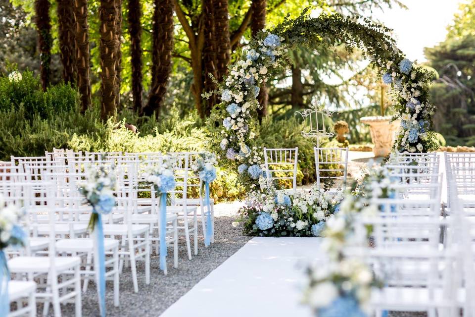 Cerimonia nel giardino