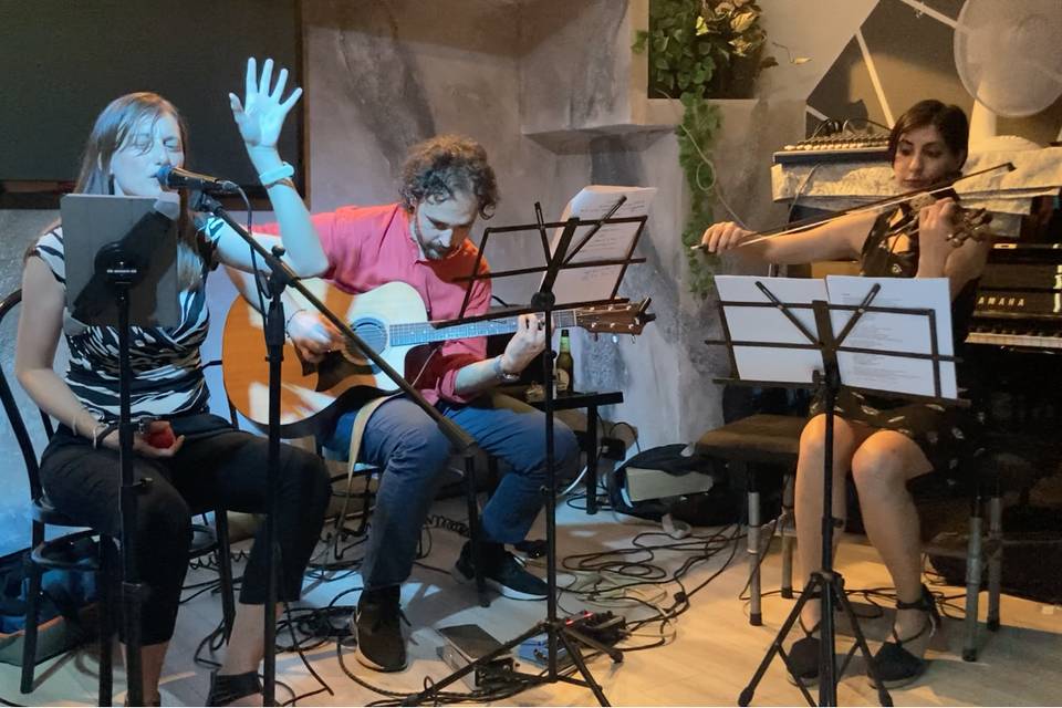 Con Costanza al violino