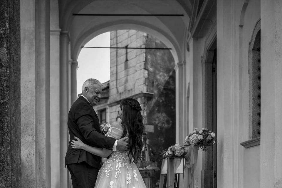 Prima di entrare in chiesa