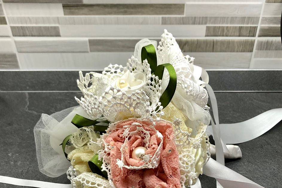 Bouquet stoffa  nastri pizzi