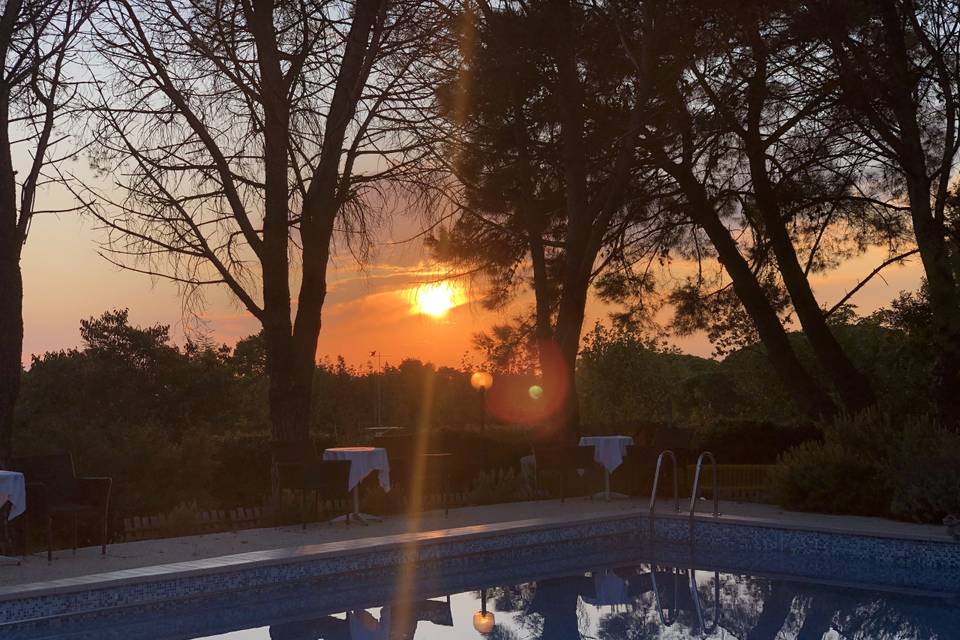 Piscina al tramonto