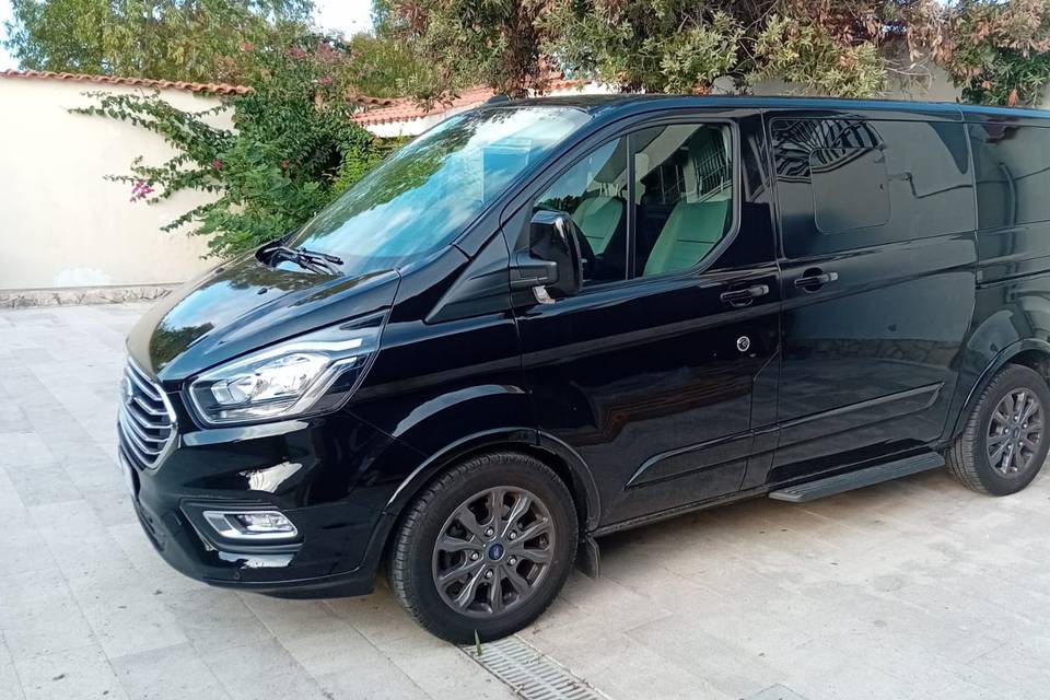Ford Custom 8 posti