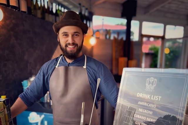 Barman In Valigia
