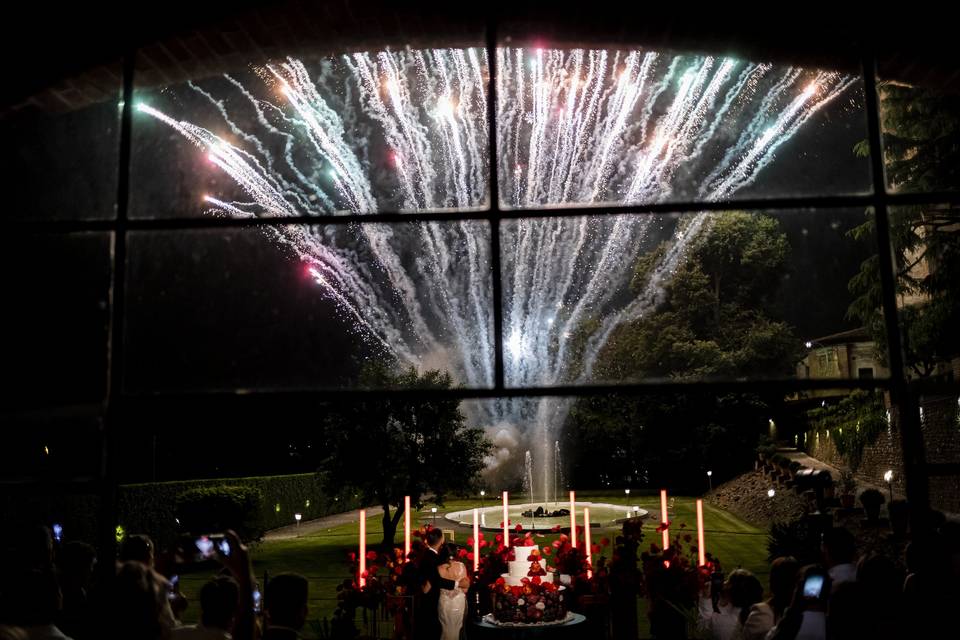 Fuochi d'artificio in fontana