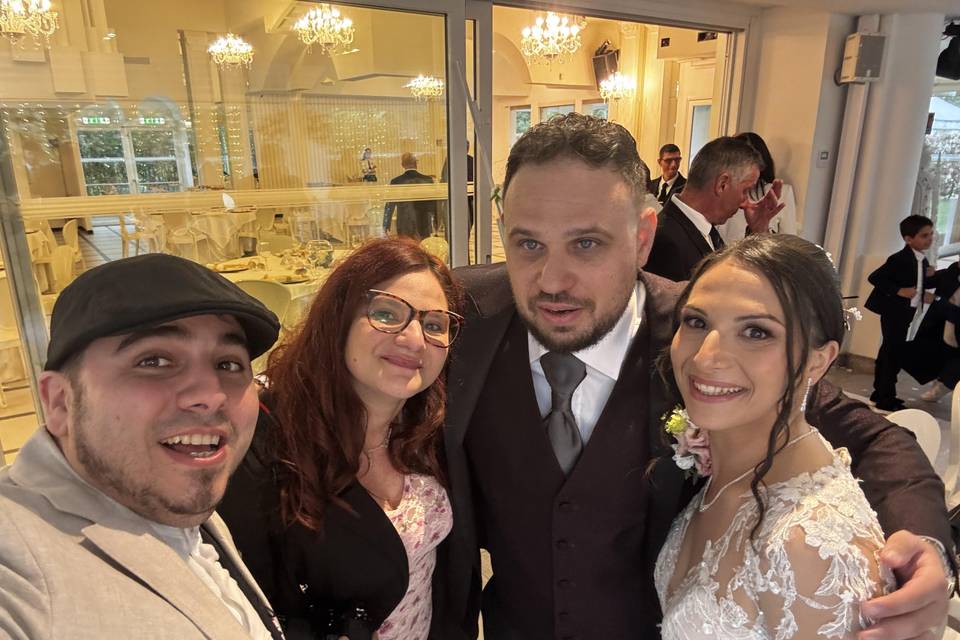 Selphie con gli sposi 2