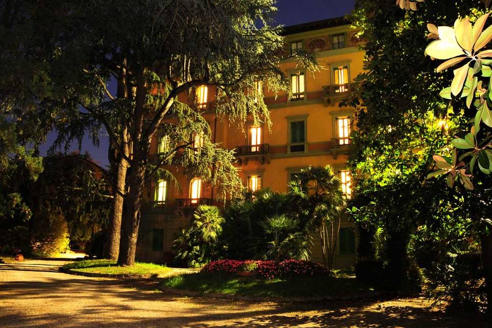 Piscina di notte