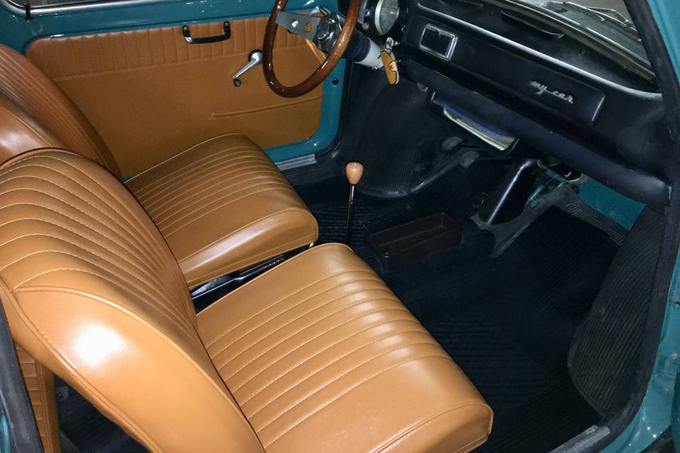 Fiat 500 FL verde interni