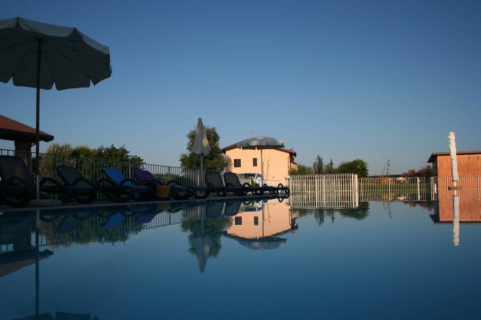 Piscina in notturna