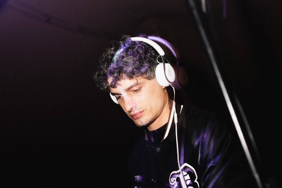 Dj