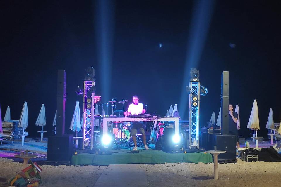 Soluzioni audio e luci per dj