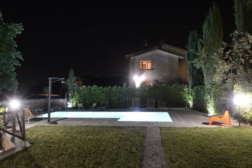 Piscina di notte