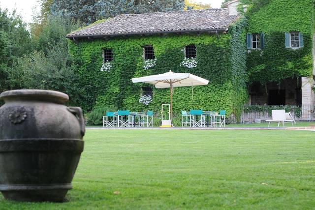 Piscina e spogliatoio