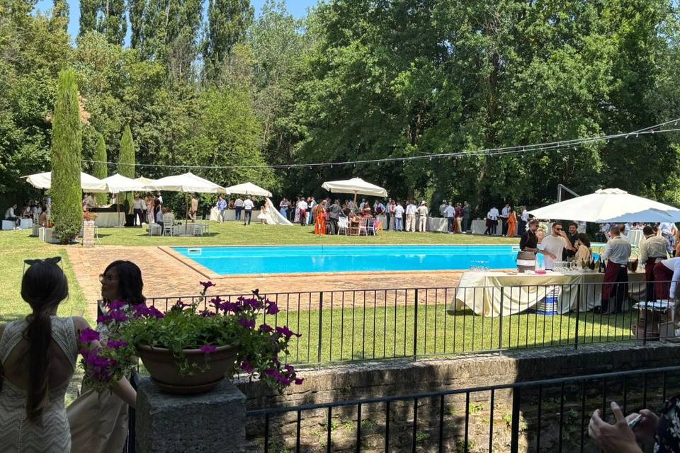 Aperitivo in piscina 03