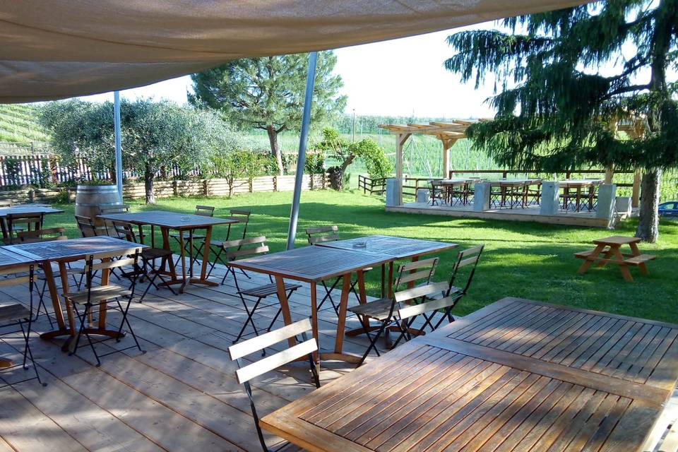 Tavoli in giardino
