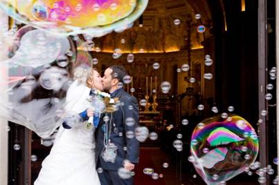 Bolle fuori dalla chiesa