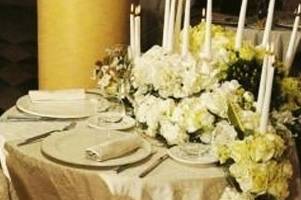 Decorazione floreale tavolo sposi