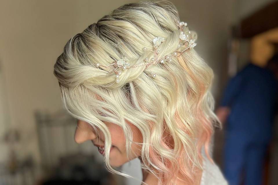 Acconciatura su capelli corti