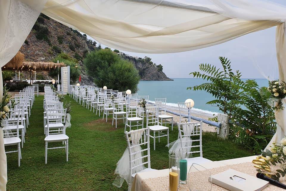 Wedding gazebo sul prato