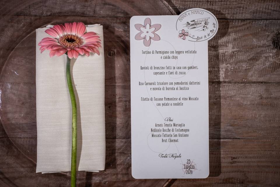 Menu con fiore stilizzato