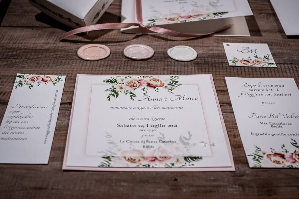 Annuncio matrimonio fiori rosa